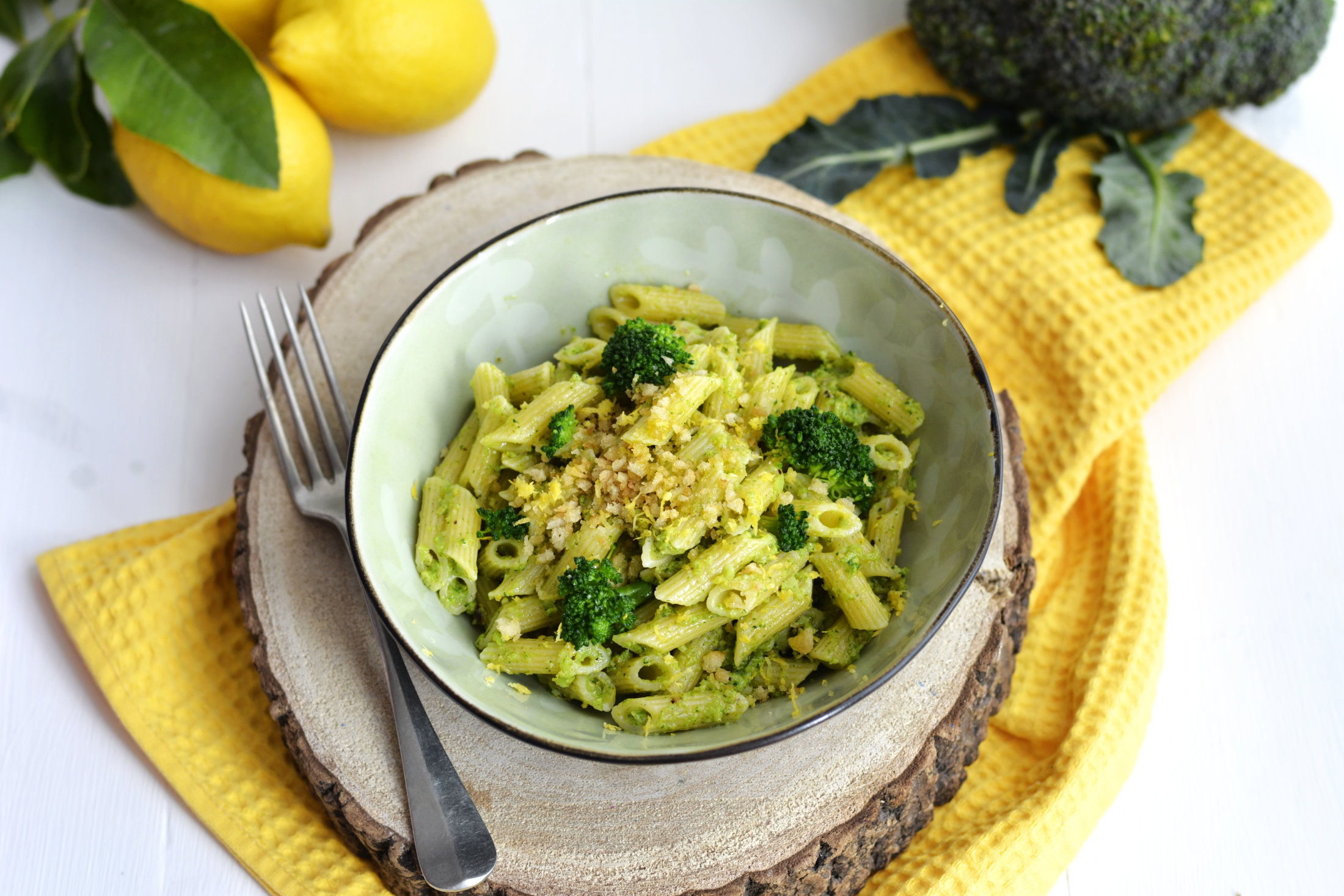 pasta con pesto di broccoli pistacchi e limone