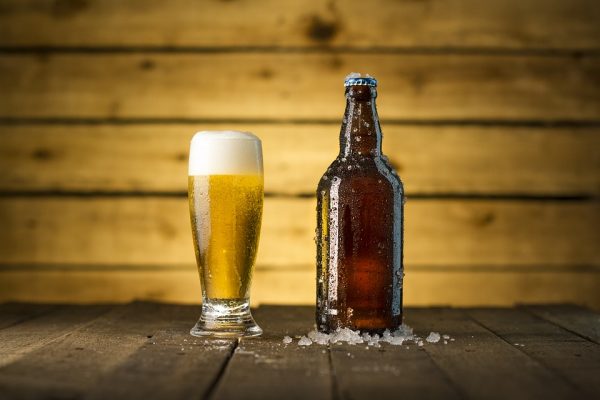 La Birra Analcolica Fa Male? Fa Ingrassare? Benefici, Calorie E ...