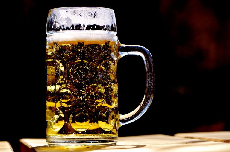 La Birra Analcolica Fa Male? Fa Ingrassare? Benefici, Calorie E ...