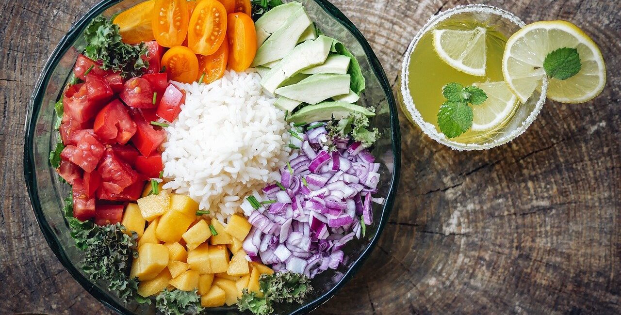 poke-bowl-salmone-e-avocado